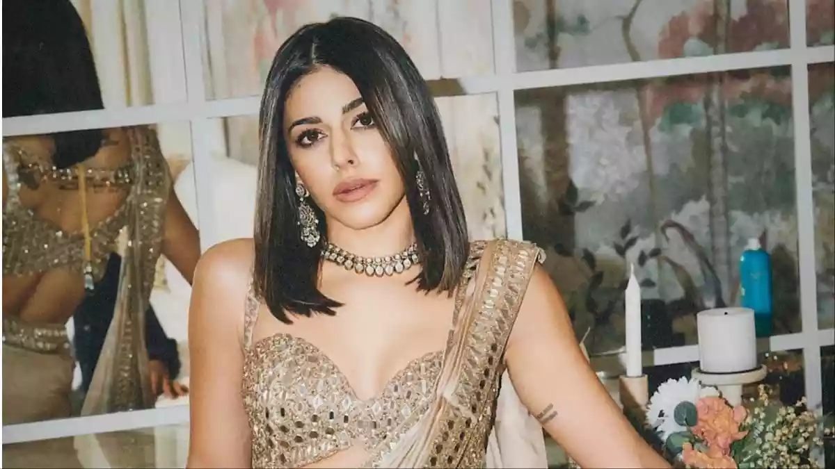 In the middle of a bright, chatter-filled kitchen, actor Alaya F joined her mother, Pooja Bedi, to cook up a breakfast that blended wellness with nostalgia