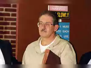 Aldrich Ames, CIA turncoat who sold US secrets to the Soviets, dies in prison at 84