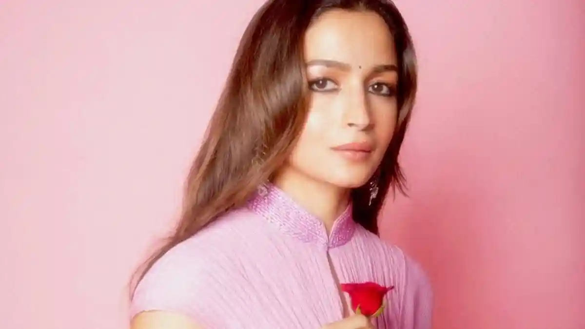 Alia Bhatt's Look From Sanjay Leela Bhansali's Love And War LEAKED