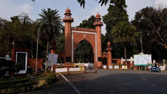 Aligarh Muslim University (AMU) has invited online applications for recruitment to several teaching posts in Jawaharlal Nehru Medical College. The last date for submitting online application forms is September 17, 2025 (11:59 PM). The hard copy of the filled form, along with self-attested documents, must reach the university by October 3, 2025 (5:00 PM).
