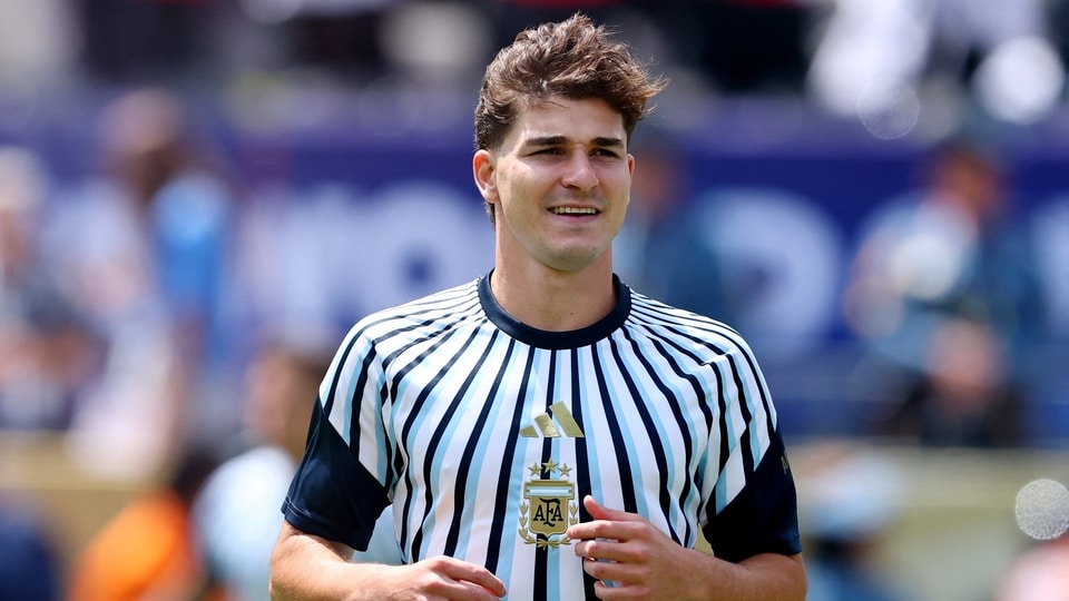 Alvarez tells Atletico ‘count me out’ as Barca transfer push intensifies