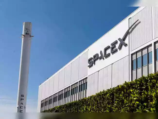 Amazon calls on regulator FCC to reject rival SpaceX’s ‘million satellite’ space data centre plan