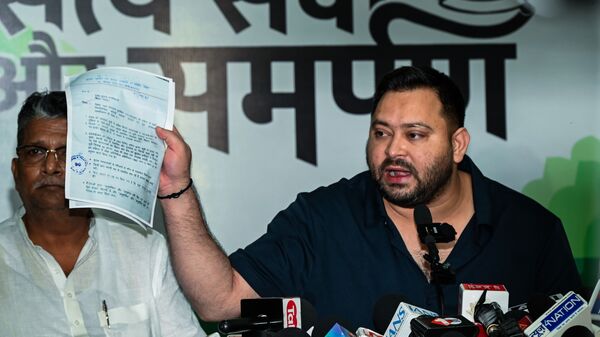 Amid a row over the new draft voter list in Bihar, a complaint has been filed against Rashtriya Janata Dal (RJD) leader and Leader of the Opposition in the state assembly, Tejashwi Yadav, in Patna, alleging that he holds two Electoral Photo Identity Cards (EPICs).