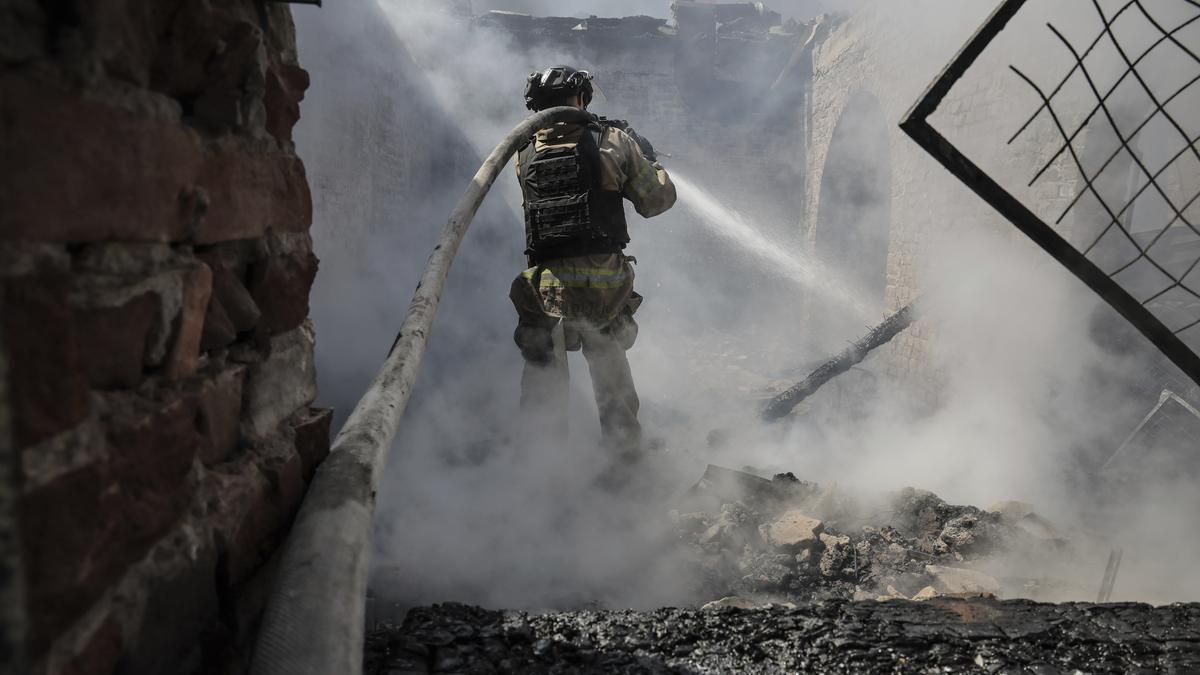 An overnight Ukrainian drone attack on an oil depot near Russia's Black Sea resort of Sochi sparked a major fire, Russian officials said on Sunday (August 3, 2025), as the two countries traded strikes and the Ukrainian President announced a prisoner exchange.