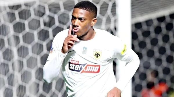 Anthony Martial, the former Manchester United star now sidelined at AEK Athens, is on the verge of a sensational loan move to Mexican giants Pumas UNAM. The 29-year-old Frenchman, who has been largely overlooked in Greece, could reunite with former Premier League talents Aaron Ramsey and Keylor Navas, injecting excitement into Pumas' campaign for the Apertura title.