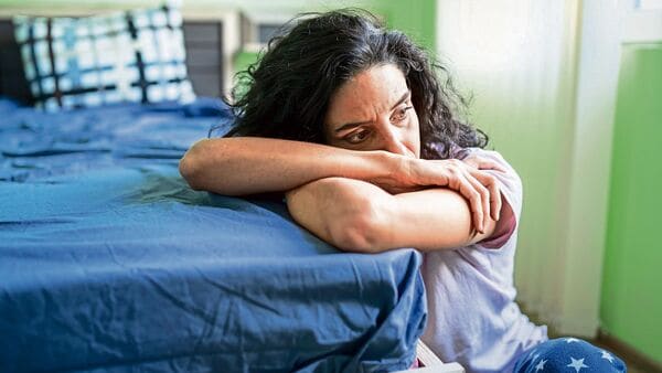 Anxiety disorders are those that affect our capacity to respond to the angst they cause in a normal manner. Even though anxiety can affect anyone, research consistently finds that it makes women more vulnerable than men, both to its presence and its intensity. This increased vulnerability is not due to a single cause but rather the dynamic interaction of biological, psychological and social factors.