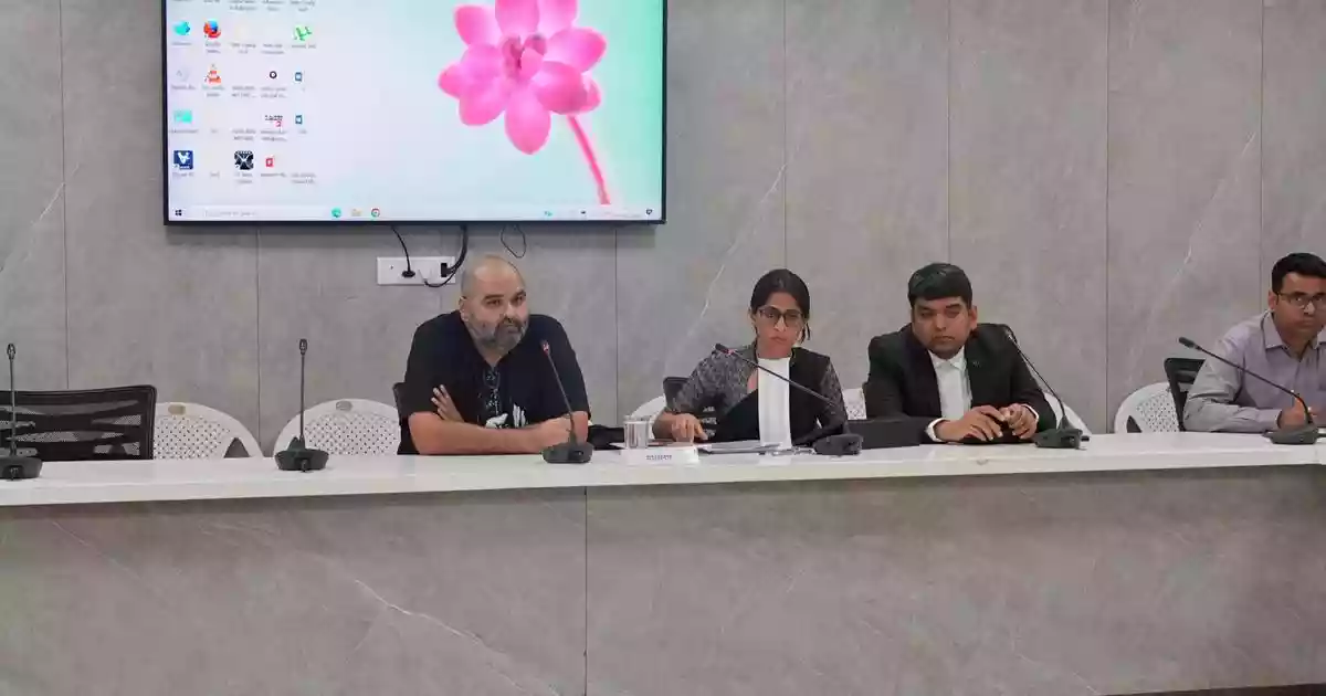 Comedian Kunal Kamra on Thursday said that he could not tender an unconditional apology in breach of privilege proceedings before the Maharashtra Legislative