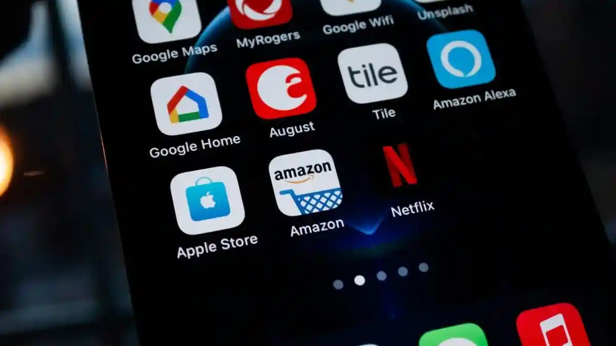 Apple Has Banned These Dating Apps From App Store For iPhone Users