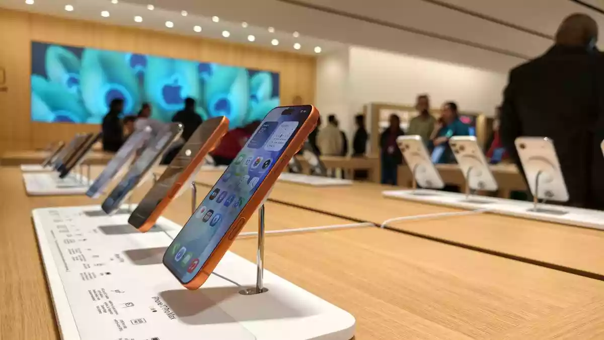Apple on Wednesday (December 10, 2025) previewed its 5th retail store in India, Apple Noida, based at DLF Mall of India. This is going to be the second retail