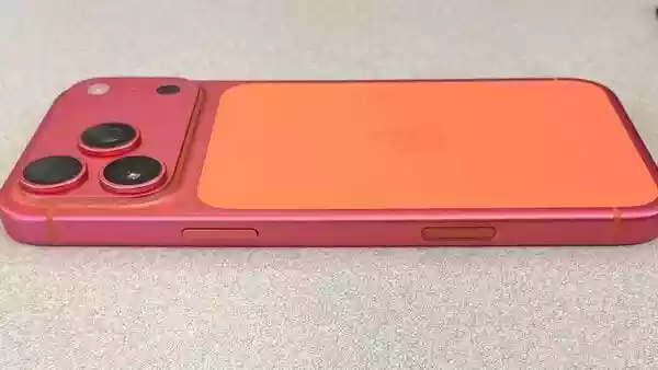 Apple’s Cosmic Orange iPhone 17 Pro Max turning pink