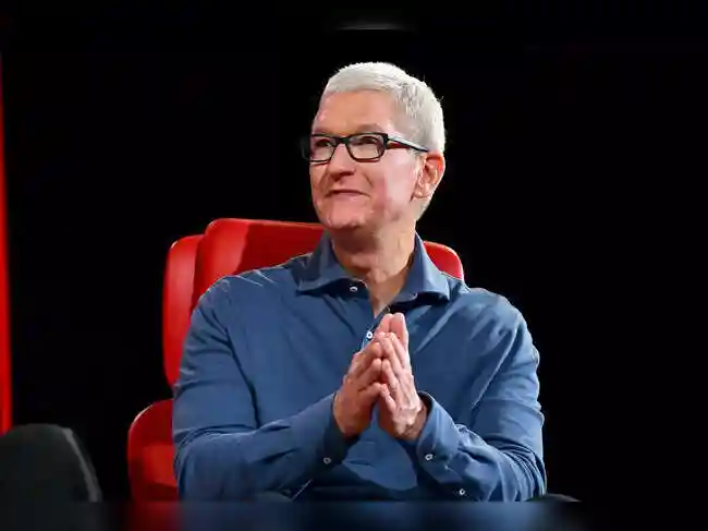 Apple shareholders reject call for report on China manufacturing risks