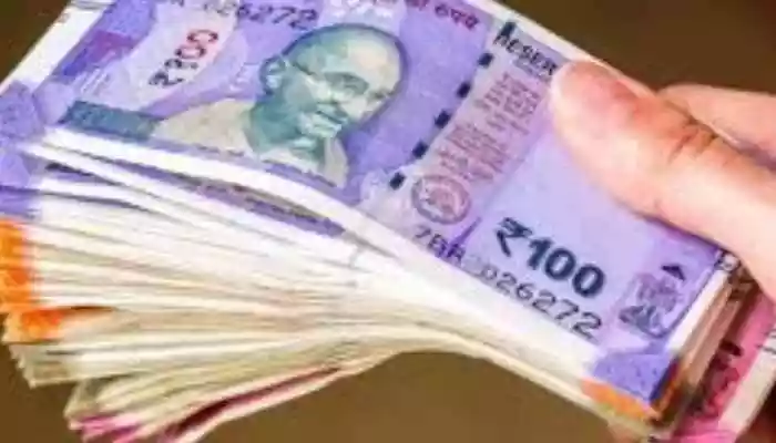Approximately 49.19 lakh central government employees and 68.72 lakh pensioners are set to benefit from this move. <strong>New Delhi</strong>: The Union Cabinet has approved a 3 percent increase in Dearness Allowance (DA) for central government employees and Dearness Relief (DR) for pensioners, effective from October 1, 2025, ahead of Diwali. The decision aims to protect employees and pensioners from rising inflation and maintain their purchasing power. The hike will be added to the existing DA rate of 55 percent of basic pay or pension.