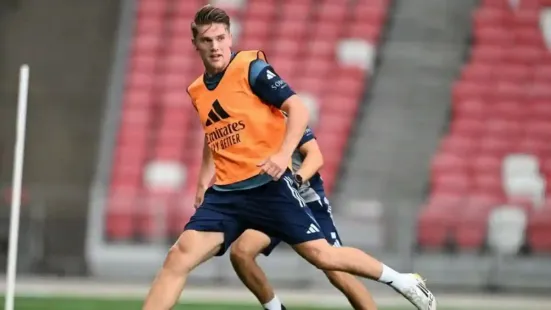 Arsenal returned to the top spot in the Premier League on Saturday with their 1-0 win at Everton as Viktor Gyokeres netted the solitary strike