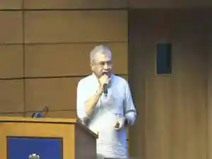 Ashwini Vaishnaw reviews railways