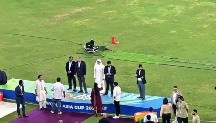 Asia Cup Final Drama: In a dramatic twist, the Indian players refused to accept the trophy from Asian Cricket Council (ACC) chief and Pakistan Cricket Board (PCB) chairman Mohsin Naqvi. Asia Cup Final: As India erupted in celebration after its thrilling Asia Cup 2025 final victory over Pakistan, chaos unfolded off the field. In a dramatic twist, the Indian players refused to accept the trophy from Asian Cricket Council (ACC) chief and Pakistan Cricket Board (PCB) chairman Mohsin Naqvi. Humiliated, Naqvi stormed off with the silverware, leaving the Indian team to celebrate with an imaginary trophy.