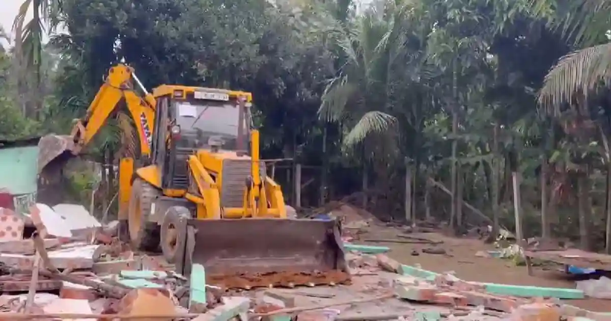 The Assam government on Sunday resumed its eviction campaign in western Assam's Goalpara district, with the authorities launching a demolition drive to clear