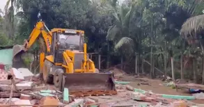 The Assam government on Sunday resumed its eviction campaign in western Assam's Goalpara district, with the authorities launching a demolition drive to clear
