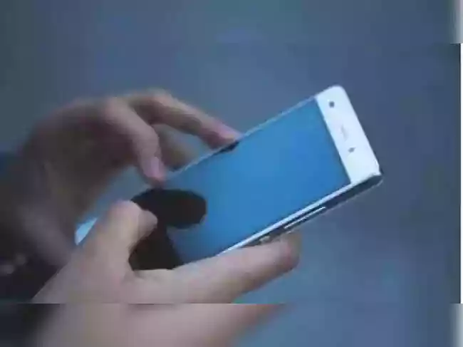 Australia says it may go after app stores