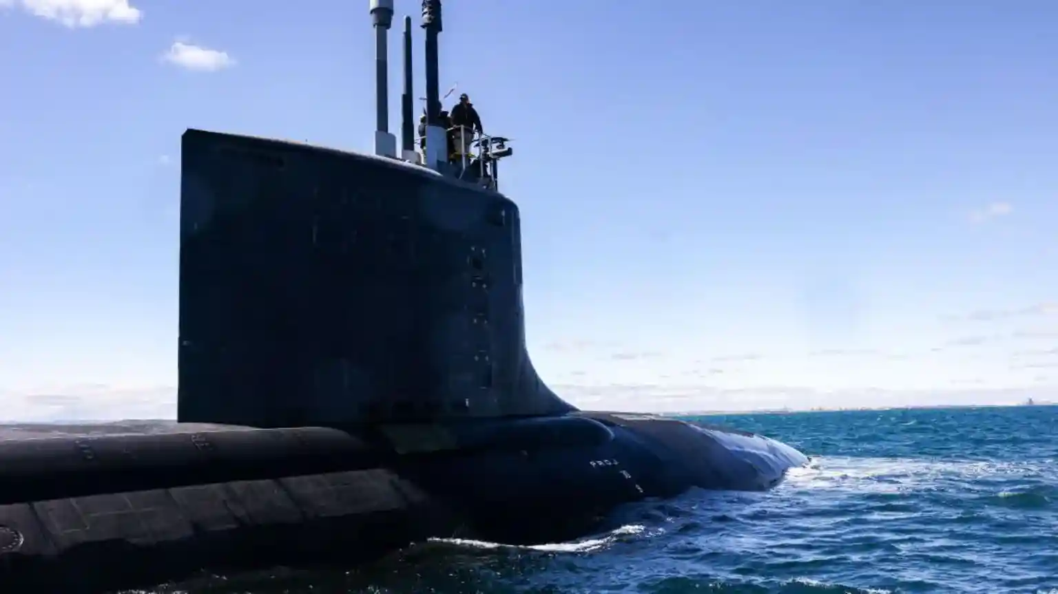 A former environment minister will head up a crowd-funded review of the multi-billion-dollar Aukus submarine deal, Australia's biggest ever defence project
