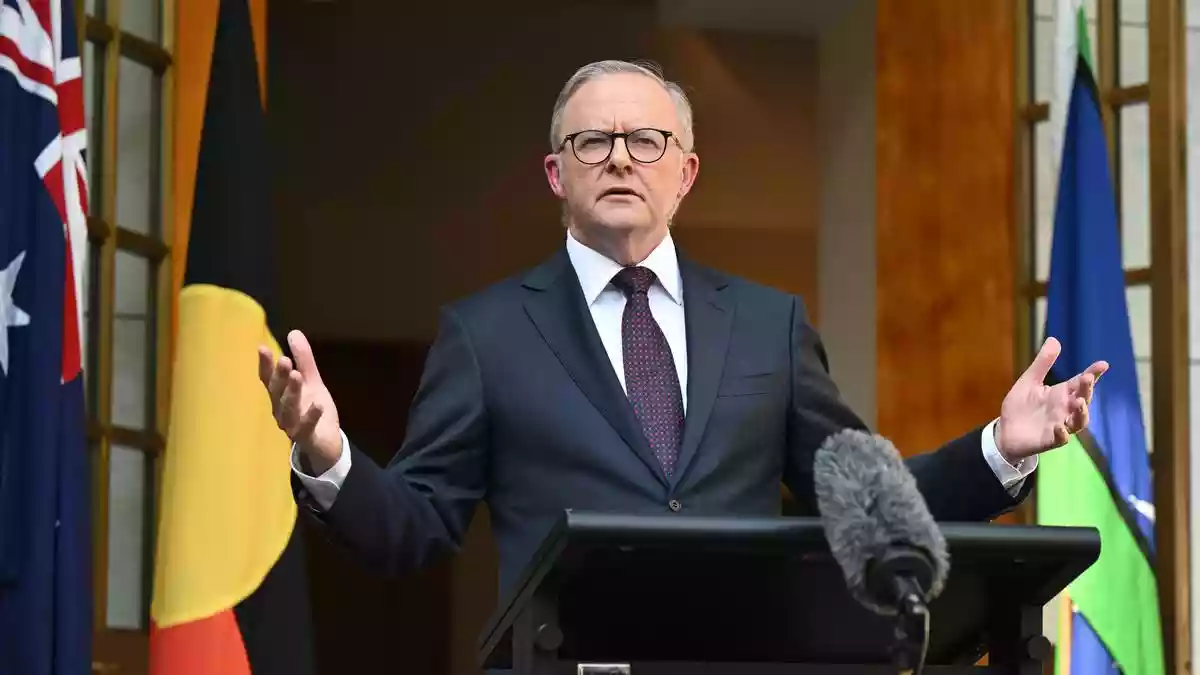 Australian PM Anthony Albanese announces a royal commission into antisemitism after Bondi mass shooting
