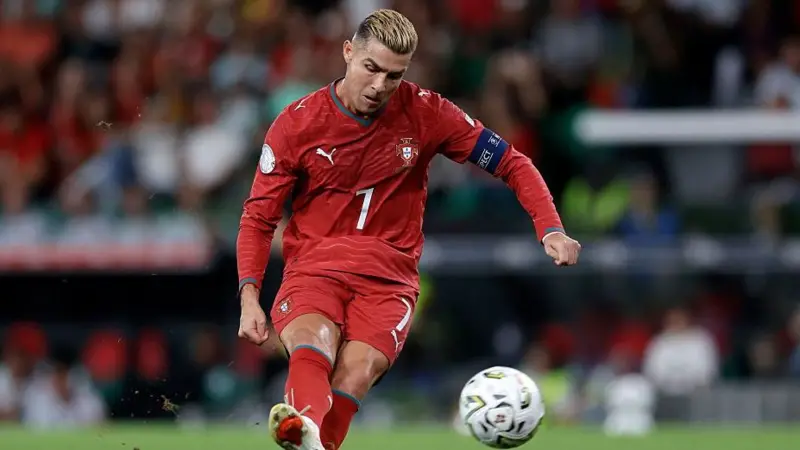 <b>Wales earned plaudits but Craig Bellamy wants more from his side, after admitting they were forced to suffer in their narrow 1-0 defeat in Portugal