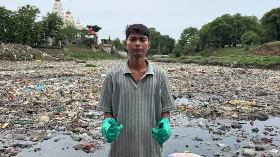 <h4>Bengaluru CEO praises Bittu Tabahi, offers to raise funds for his cleanliness work</h4><h4>Bittu Tabahi’s cleanliness drives received