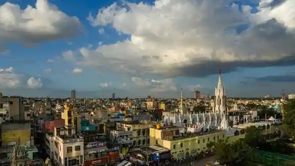 Bengaluru witnessed a drop in temperatures over the last 15 days. While cooler nights were anticipated starting in December, daytime temperatures in the city