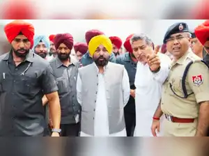 Bhagwant Mann, Punjab's Chief Minister, is recovering at Fortis Hospital Mohali. He was admitted after complaining of exhaustion and a low heart rate. Hospital officials report his vital signs are stable. Several AAP leaders, including Manish Sisodia, visited him. Sisodia mentioned Mann had an electrolyte imbalance. The cabinet meeting was postponed due to Mann's illness.