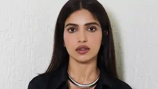 <h4>Bhumi Pednekar reacts to video of men making inappropriate suggestions on a woman’s wall painting, demands stricter laws</h4><h4>Bhumi