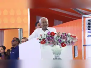 Bihar Chief Minister Nitish Kumar has announced financial assistance for 'Vikas Mitras'. Each 'Vikas Mitra' will receive Rs 25,000 for tablets. Their monthly transportation and stationery allowances are also increased. The government will provide Rs 10,000 to 'Shiksha Sevaks' for smartphones. The amount for teaching materials is also increased per centre annually.