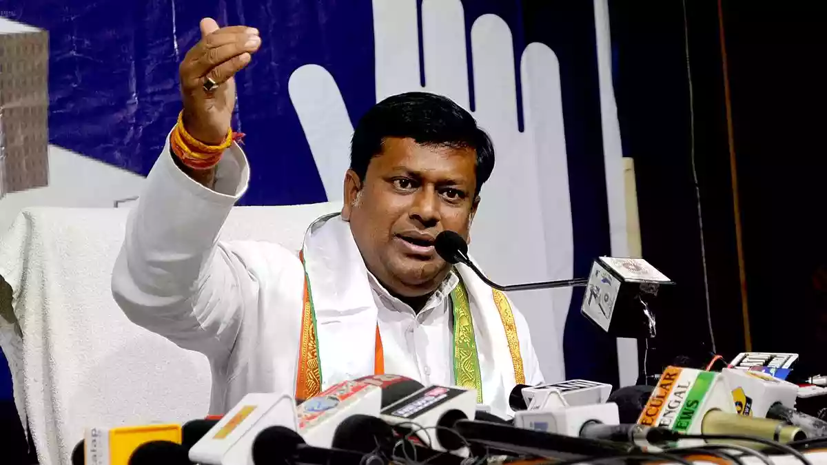 The BJP has alleged that supporters of the ruling TMC in West Bengal attempted to set afire a puja pandal hosting an idol of ‘Bharat Mata' at Khardah