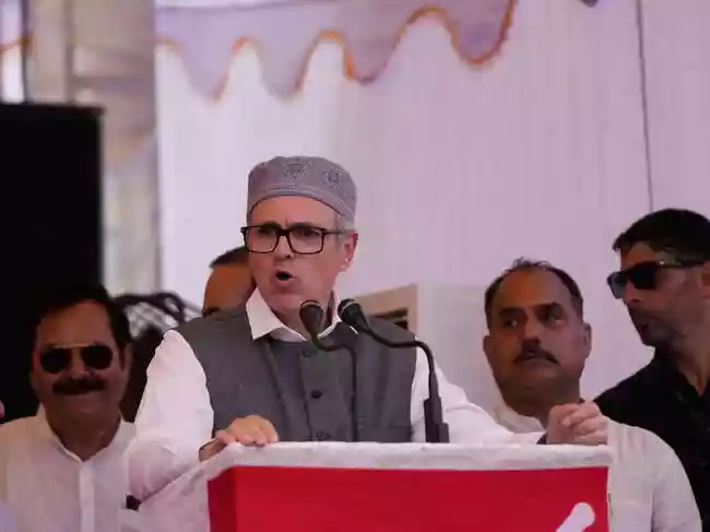 BJP issues Rs 100 crore defamation notice to Omar Abdullah over