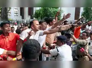 TMC-backed BLO groups protested alleged bulk Form 6 submissions to add voters from Uttar Pradesh and Bihar, as Abhishek Banerjee asked workers to monitor