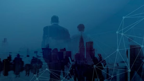 (Bloomberg) -- Companies are capitalizing on a broader market rebound and falling borrowing costs to sell bonds before a late-summer slowdown in the US investment-grade market. Barclays Plc and KKR & Co. are among 13 companies tapping the high-grade market on Monday, the busiest day by number of issuers since May 12, according to data compiled by Bloomberg.