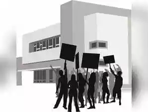 Students from Bodoland University protested and vandalized the BTC secretariat in Kokrajhar, Assam, opposing the proposed Scheduled Tribe (ST) status for six