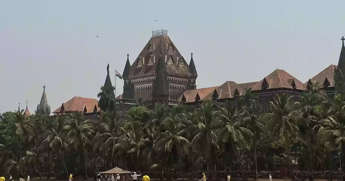 Bombay HC quashes FIRs against ex-DGP for alleged bid to frame Fadnavis