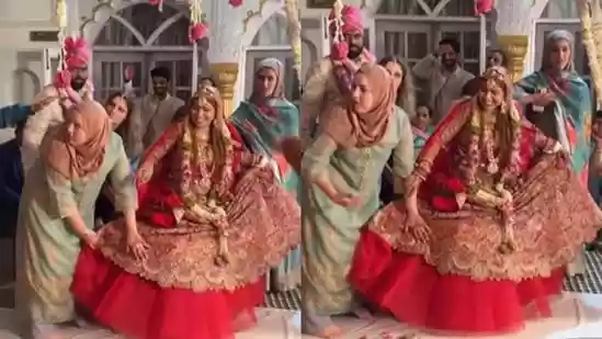 A light hearted moment from an Indian wedding has gone viral after the bride's foreign friends accidentally joined a sacred ritual