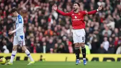 Bruno Fernandes refuses to commit to Manchester United's future