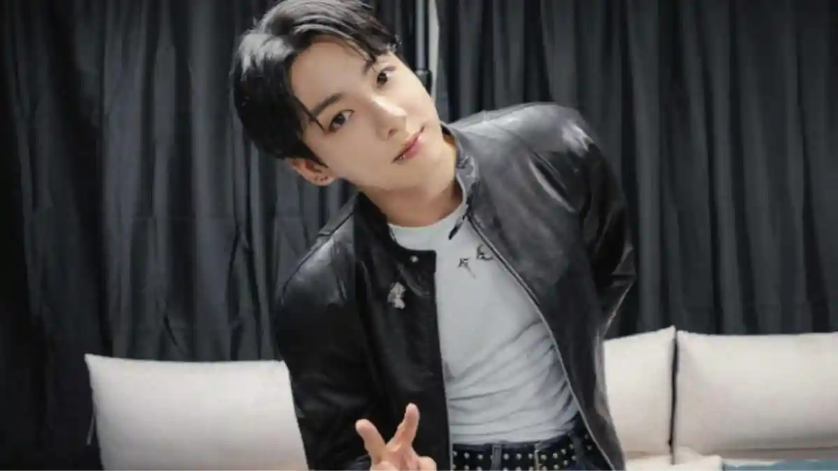 BTS member Junkook left his fans worried when he recently conducted a LIVE session on Weverse in a drunk state. While the globally popular K-pop singer made
