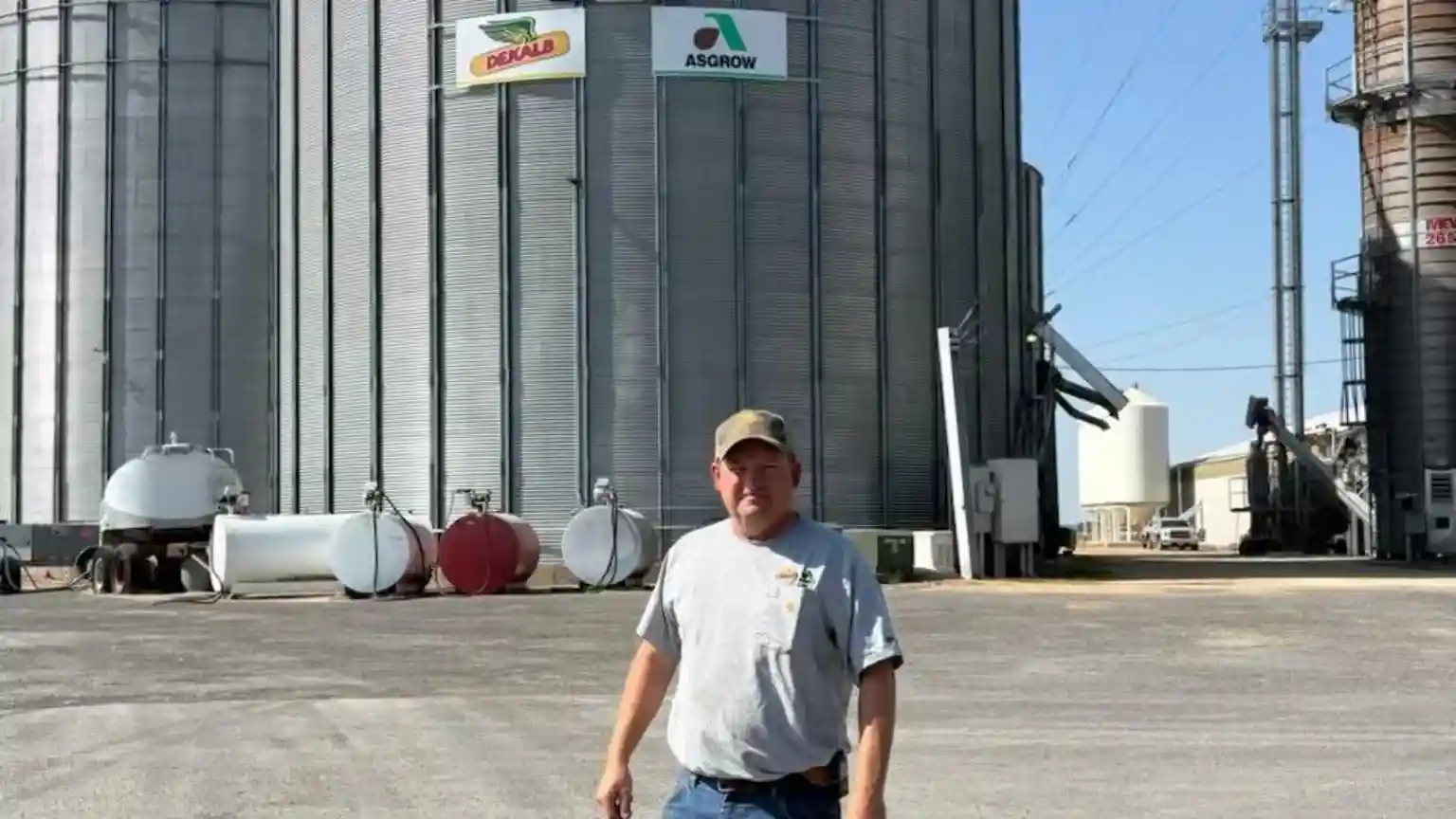 Businesses across the US have been crying out for months about the damage inflicted by sweeping tariffs President Donald Trump imposed earlier this year. President Trump has said his administration is developing plans to send billions of dollars in support to farmers, especially growers of soybeans, who have been hurt as purchases from China - the world's biggest buyer of the legume - have dried up this year.Businesses across the US have been crying out for months about the damage inflicted by sweeping tariffs President Donald Trump imposed earlier this year.Now one group is poised to get relief: farmers.President Trump has said his administration is developing plans to send billions of dollars in support to farmers, especially growers of soybeans, who have been hurt as purchases from China - the world's biggest buyer of the legume - have dried up this year.The plan is a reprise of the bailout Trump extended to farmers hit by the trade wars of his first term and reflects pressure he is facing from a key part of his voter base over the consequences of his tariff policies.