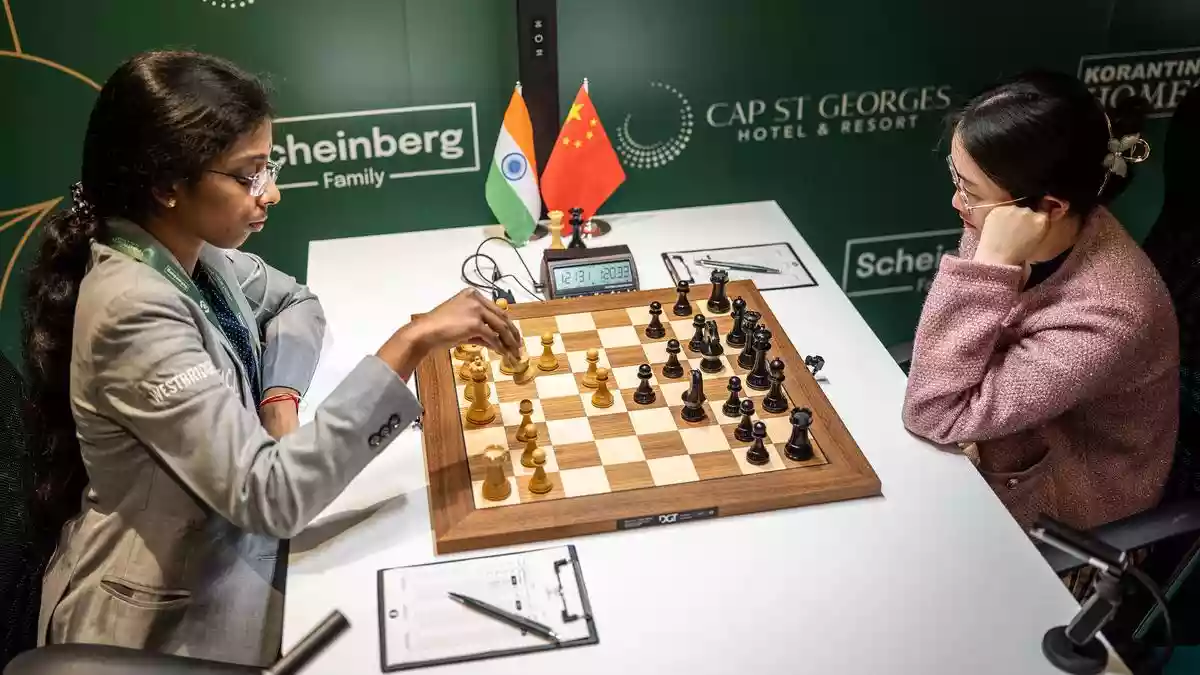 A terrible blunder by former World champion Tan Zhongyi cost her dear against R. Vaishali in the Women’s Candidates at Pegeia, Cyprus, on Sunday