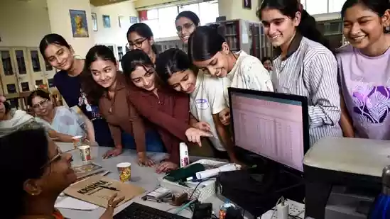 <h4>CBSE Class 12 answer sheet scanned copies application window ends today, direct link here</h4><h4>CBSE Class 12 answer sheet scanned