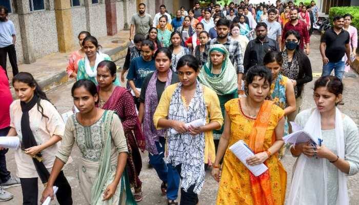 CBSE CTET Notification 2025: The Central Board of Secondary Education (CBSE) is likely to issue the notification for the Central Teacher Eligibility Test (CTET) 2025 soon on its official website, ctet.nic.in. Recognized as one of the key qualifying examinations for aspiring teachers in India, CTET acts as an entry point for teaching jobs in central government schools, including Kendriya Vidyalayas, Navodaya Vidyalayas, schools under Union Territories, and even several private institutions.