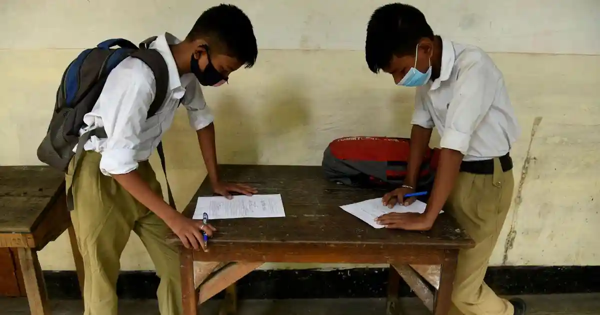 <strong>The chairman of the Central Board of Secondary Education, Rahul Singh, and its Secretary Himanshu Gupta have been transferred