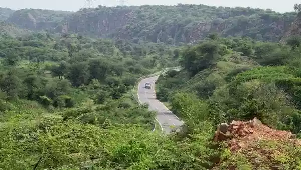 Centre asks states to ban new mining leases to protect Aravalli
