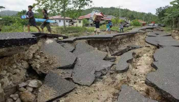 Chamba district shaken by consecutive earthquakes; monsoon damage leaves 276 dead, widespread losses. <strong>Chamba (Himachal Pradesh):</strong> Himachal Pradesh's Chamba district experienced a second earthquake on Wednesday morning. At 4:39 am, a magnitude 4.0 tremor shook the area, just over an hour after an earlier 3.3 magnitude quake hit at 3:27 am.