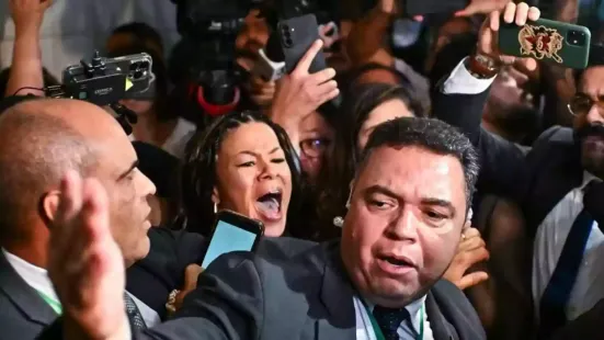 Brazil's parliament descended into chaos on Tuesday as conservative lawmakers continued to push a law which would reduce the prison sentence of former