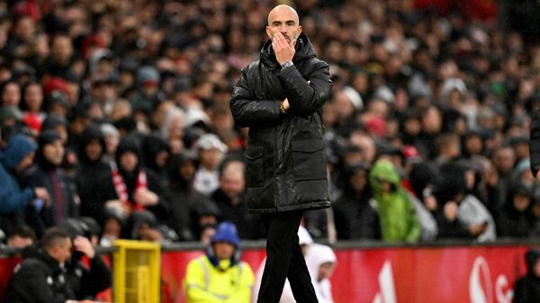 Chelsea's unbeaten run in the Premier League came to a crashing halt at Old Trafford, with manager Enzo Maresca pointing to an early red card as the game-changer in their defeat to Manchester United. He reflected on the team's performance while highlighting key moments that derailed their plans.