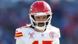 The Kansas City Chiefs' quarterback troubles deepened on Sunday (December 21), when backup Gardner Minshew left the NFL Week 16 game against the Tennessee