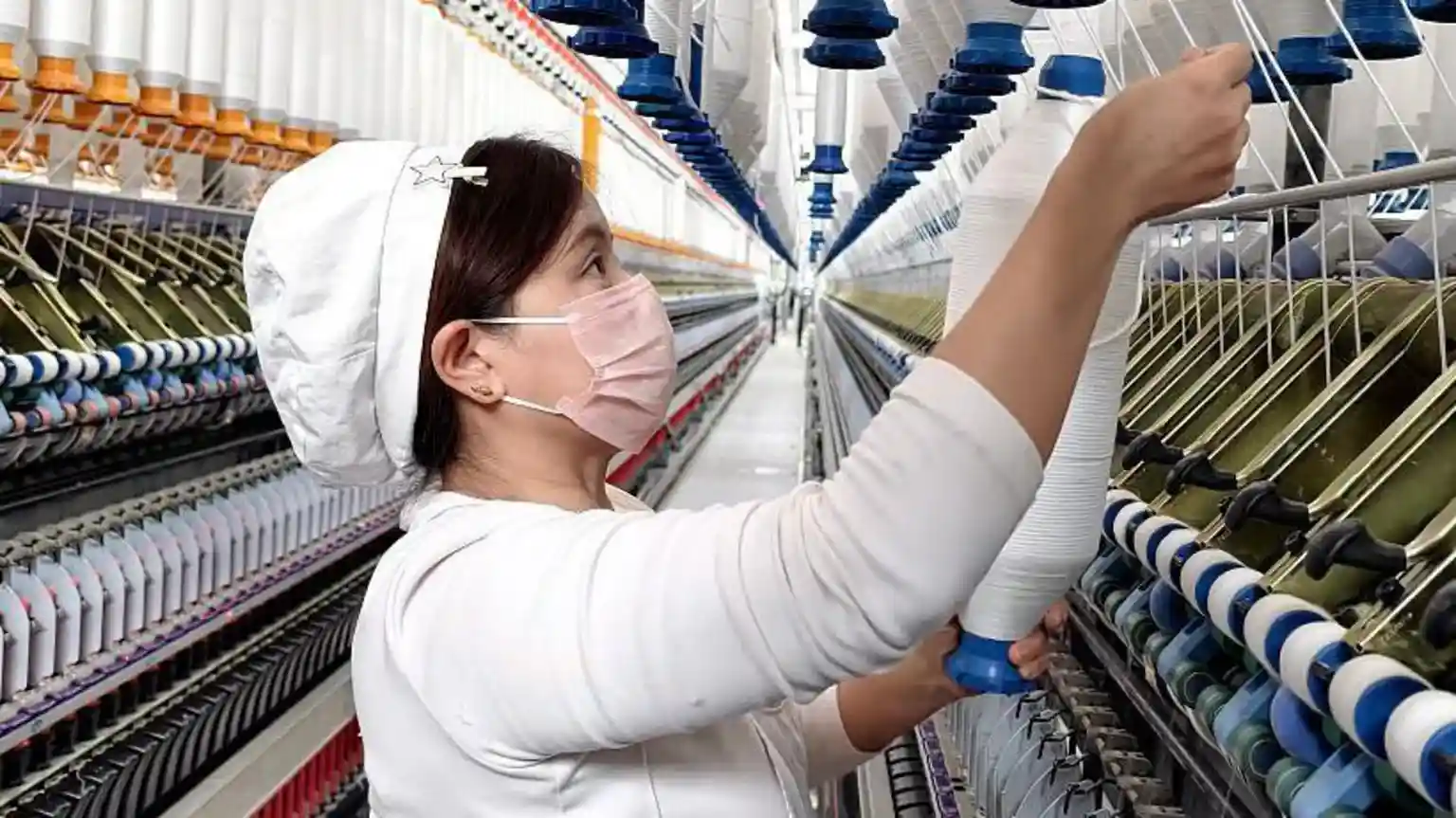 China's economy grew by 5% last year, as record exports helped the world's second largest economy meet its annual target. Beijing had set a goal of 